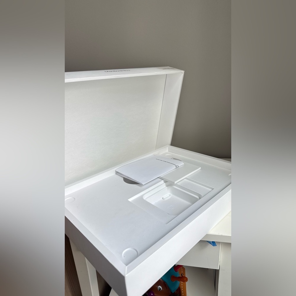 Apple MacBook Pro Packaging Box - Picture 6 of 6